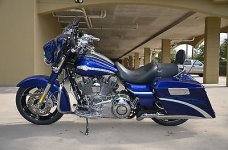 2010-Harley-Davidson-CVO-Street-Glide-Screamin-Eagle.jpg