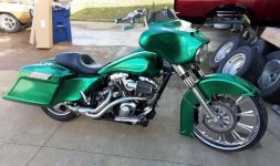 Streetglide green.jpg